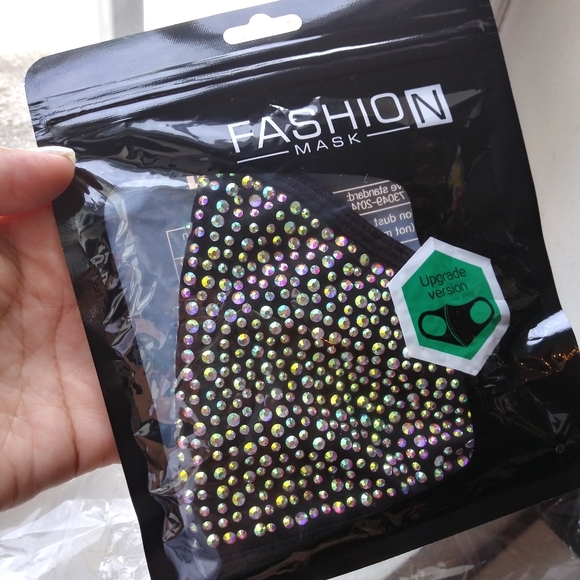 Face Mask - Picture 4 of 12